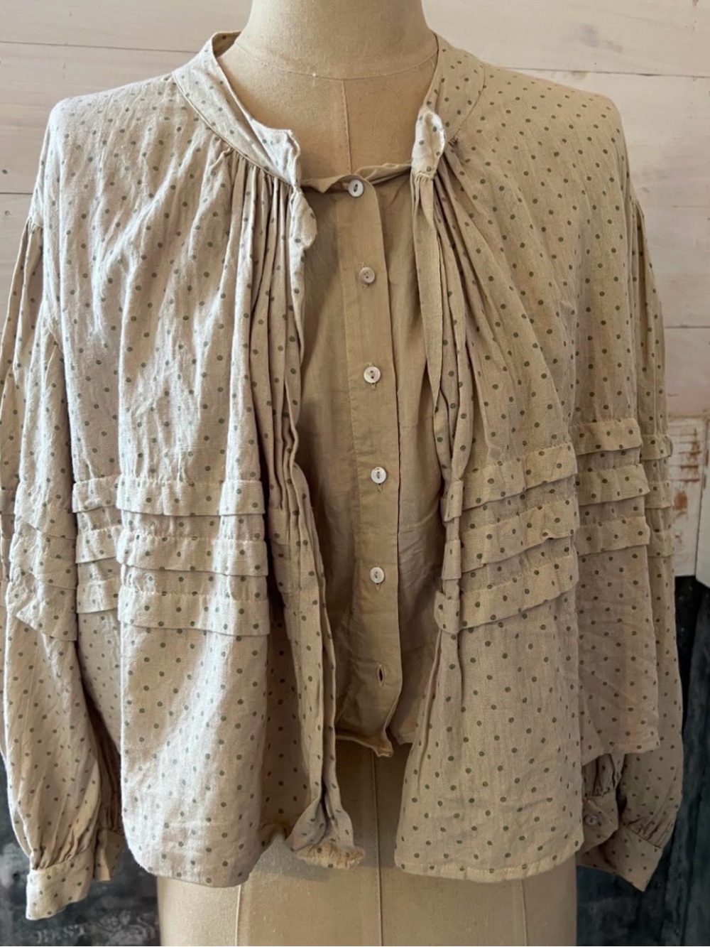 Magnolia Pearl Cream Button-Front Ruffle Polka Dot Blouse